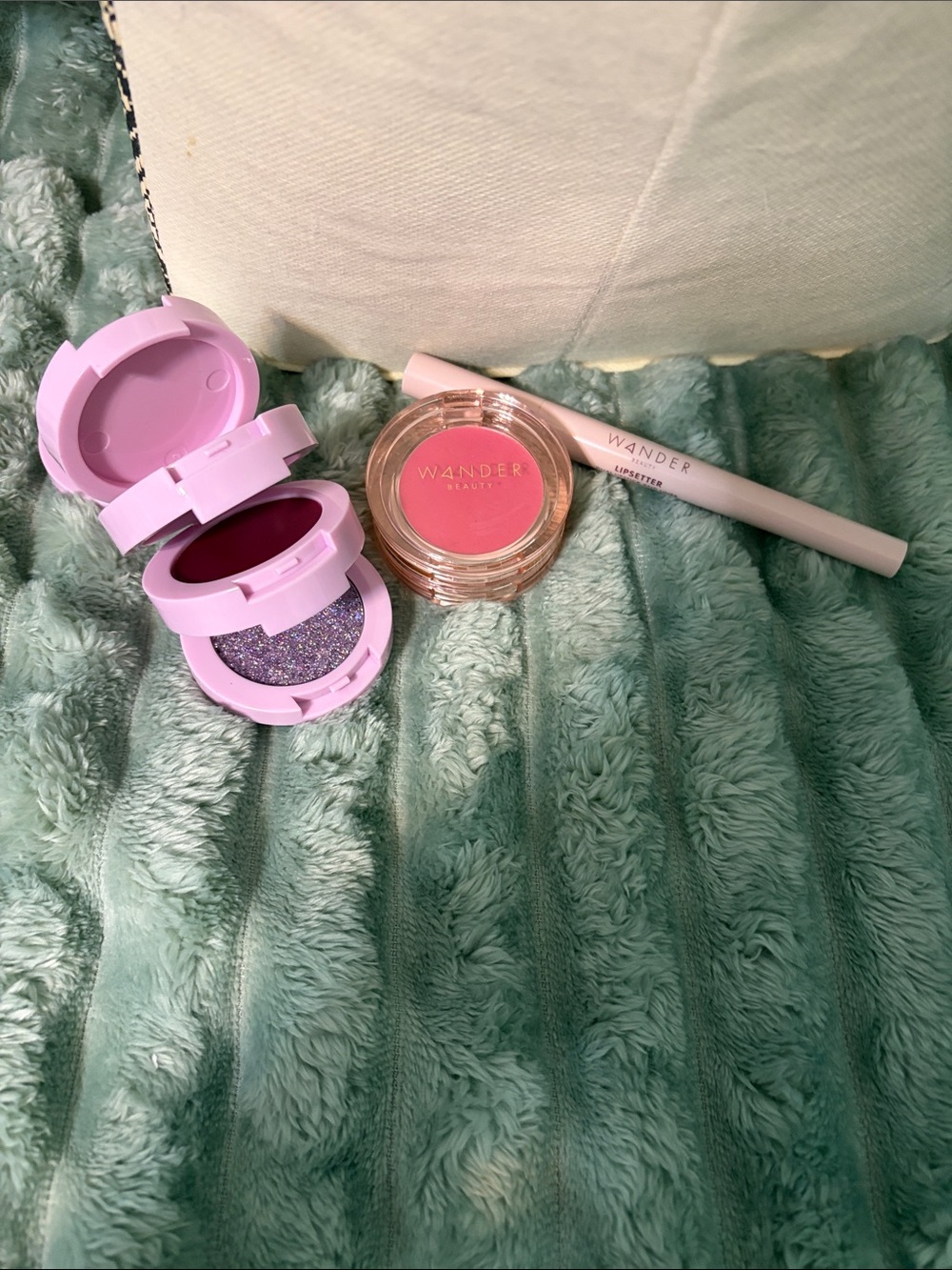 Wander Beauty Pink Cream Blush & Lip Liner Set with morohe 2 eyeshadow
